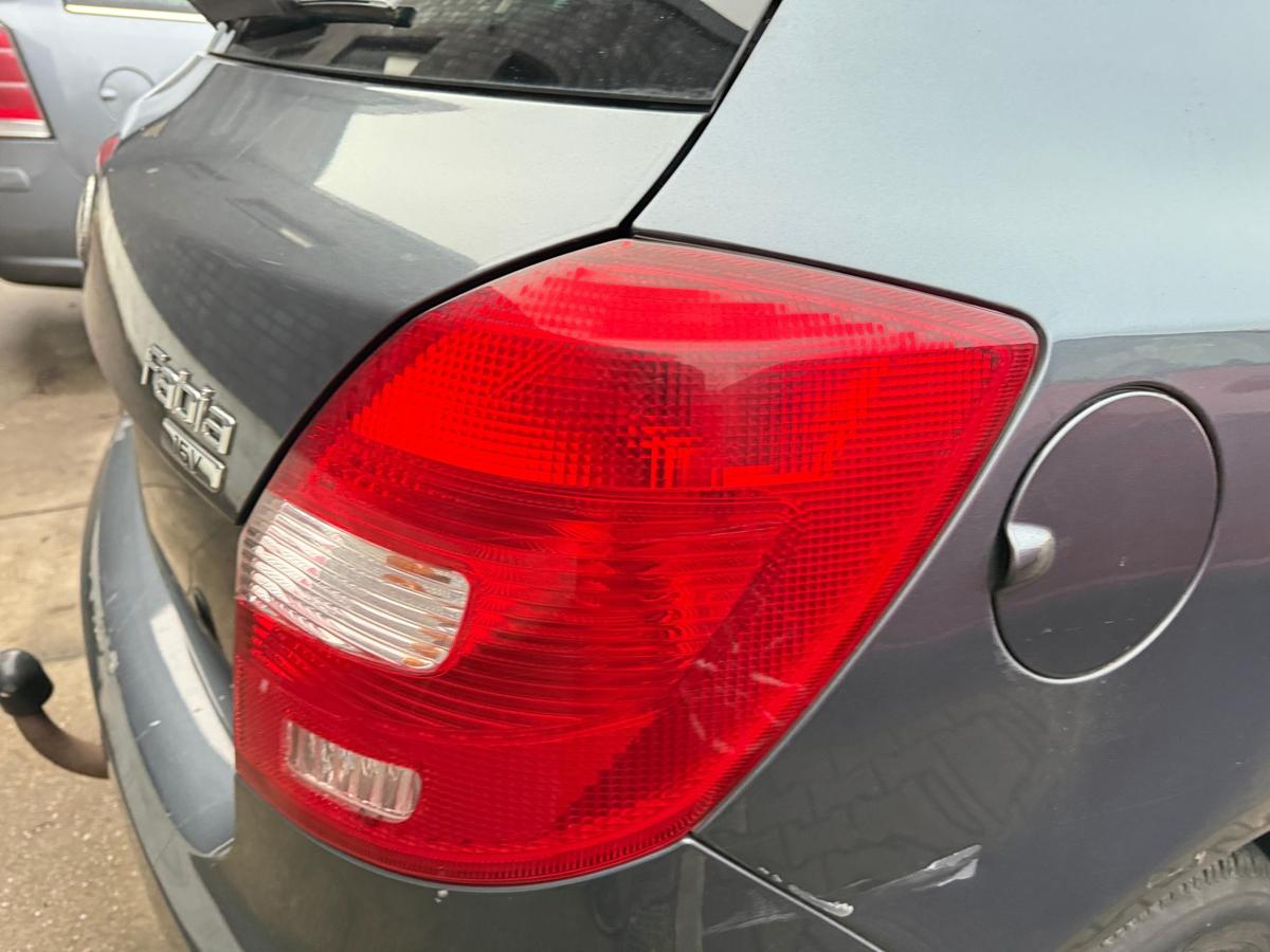 Skoda Fabia 2 5J original R&uuml;cklicht R&uuml;ckleuchte Heckleuchte rechts BJ09